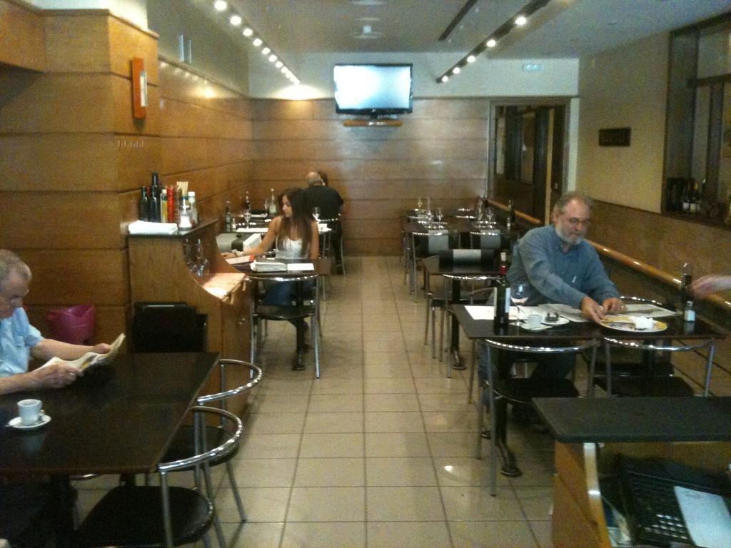 Hotel Manel Martorell Exterior photo